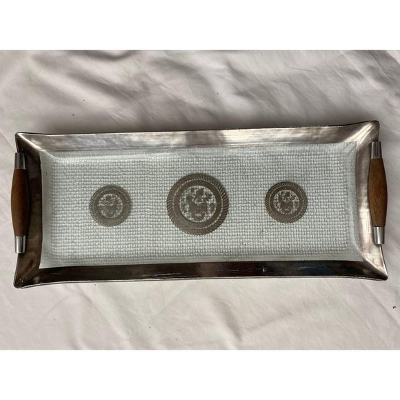 Mid century Georges Briard silver embossed tray w/teak handles - Picture 5 of 5